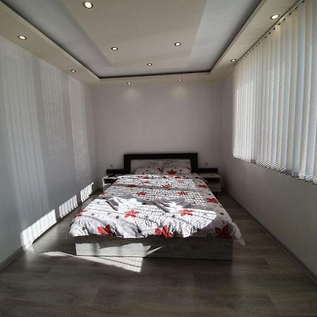 Д И В 2 - D & V 2 Apartment Sandanski Ngoại thất bức ảnh