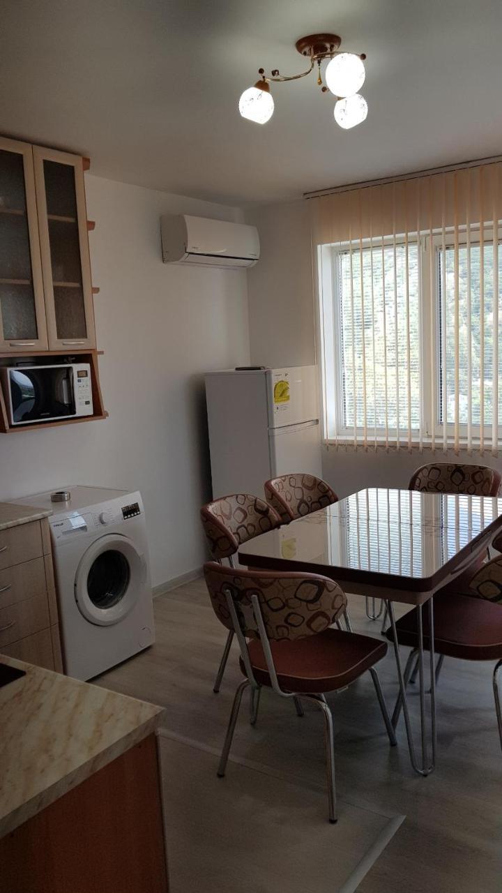 Д И В 2 - D & V 2 Apartment Sandanski Ngoại thất bức ảnh