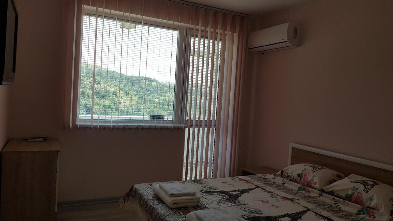 Д И В 2 - D & V 2 Apartment Sandanski Ngoại thất bức ảnh
